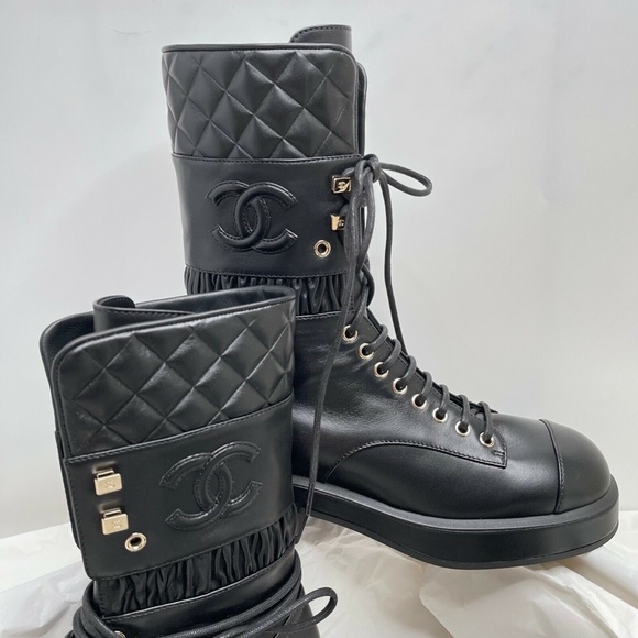 ❌❌SOLD Chanel NIB Black Flying Combat Military Lace Up Leather CC Logo Boots - Picture 7 of 13